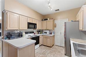 1701 Creekway Drive - Photo 8