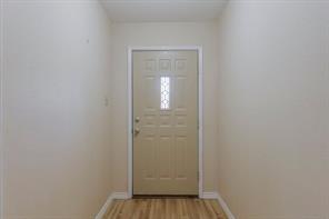 211 Faircrest Drive - Photo 2
