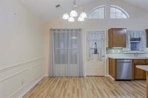 211 Faircrest Drive - Photo 9