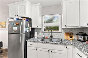 2617 Pioneer Street - Photo 9