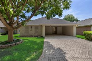 104 Enchanted Court - Photo 1