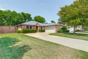 905 Larkspur Drive - Photo 1