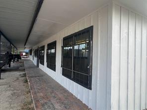 1500 S Oak Avenue - Photo 2