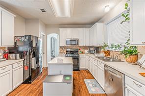 8504 Saffron Drive - Photo 10