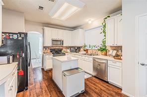 8504 Saffron Drive - Photo 9