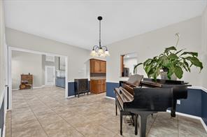 106 Sceptre Drive - Photo 12