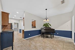 106 Sceptre Drive - Photo 13