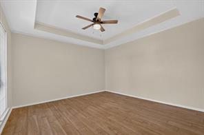 106 Sceptre Drive - Photo 18
