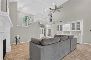 106 Sceptre Drive - Photo 4