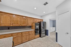 106 Sceptre Drive - Photo 9