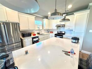 402 Coyote Creek Drive - Photo 3