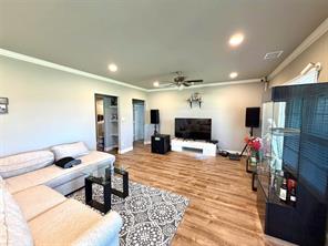 402 Coyote Creek Drive - Photo 4