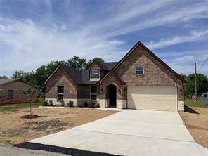 302 E Travis Street - Photo 1