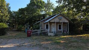 208 E Austin - Photo 1