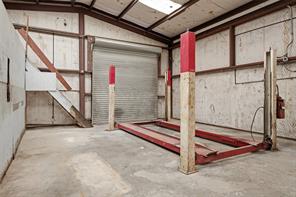 901 E Dallas Avenue - Photo 19