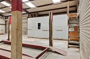 901 E Dallas Avenue - Photo 20