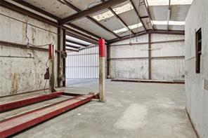 901 E Dallas Avenue - Photo 22