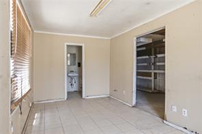 901 E Dallas Avenue - Photo 29