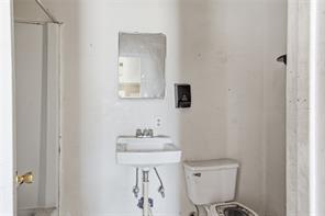 901 E Dallas Avenue - Photo 32
