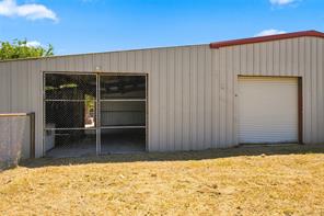901 E Dallas Avenue - Photo 36
