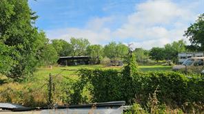201 E Pecan Street - Photo 1