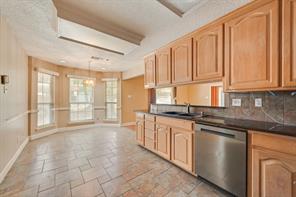 1022 Oak Tree Drive - Photo 5