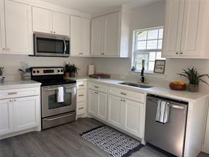 211 Kerby Street - Photo 1