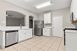 5825 Show Master Lane - Photo 9