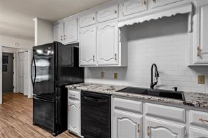 7024 Cheshire Drive - Photo 6
