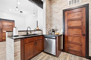 201 W Lancaster Avenue - Photo 6