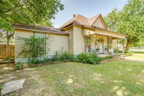 515 SW 13th Street - Photo 1
