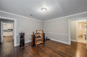 3257 Greene Avenue - Photo 5