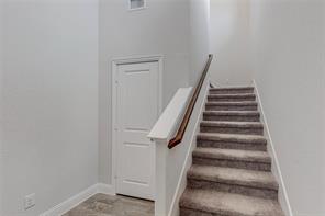 961 Waterview Drive - Photo 4
