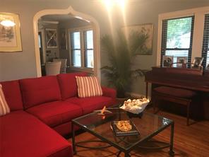 2546 Gladstone Drive - Photo 3
