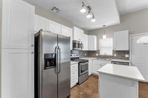 1309 Wood Avenue - Photo 2