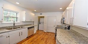 4558 Roland Avenue - Photo 12
