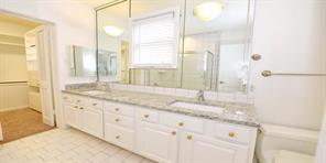 4558 Roland Avenue - Photo 16