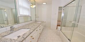 4558 Roland Avenue - Photo 19