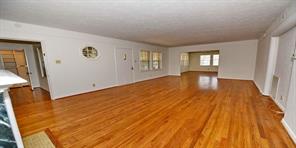 4558 Roland Avenue - Photo 2