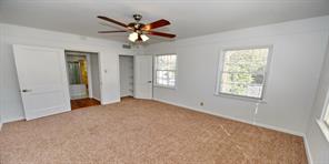 4558 Roland Avenue - Photo 9