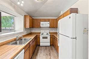 4017 Knights Bridge Drive - Photo 13