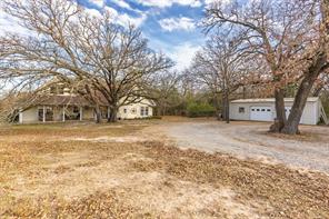 1801 Private Road 3340 - Photo 2