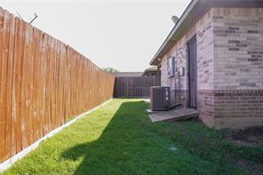 300 S Cottonbelt Avenue - Photo 10
