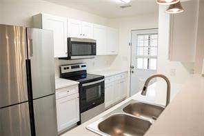 300 S Cottonbelt Avenue - Photo 4