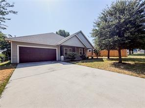 402 N Trinity Street - Photo 1