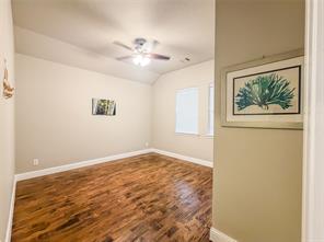 402 N Trinity Street - Photo 11