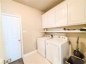 402 N Trinity Street - Photo 12