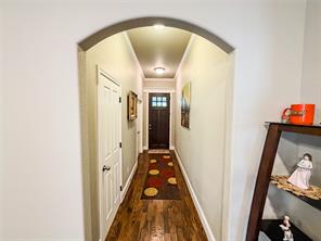 402 N Trinity Street - Photo 2