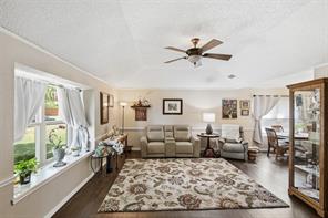 1500 Laredo Lane - Photo 4