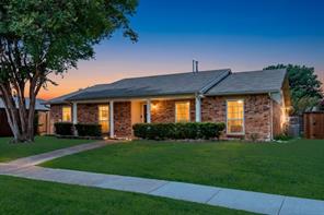 6005 Blair Oaks Drive - Photo 2